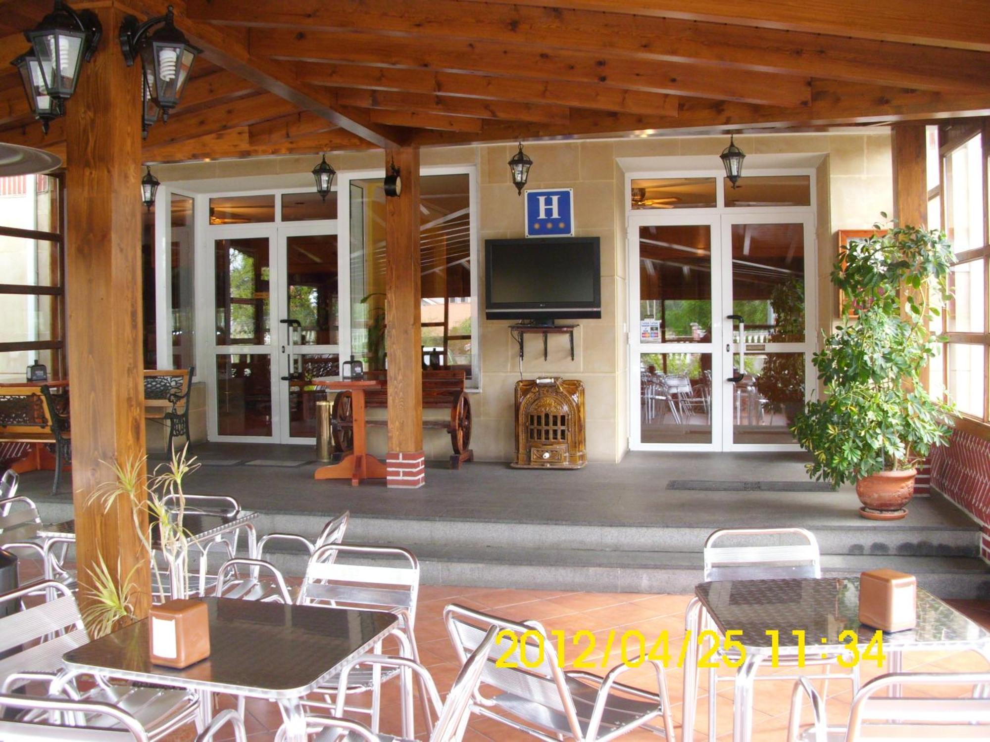 Hotel San Juan Revilla De Camargo Eksteriør bilde