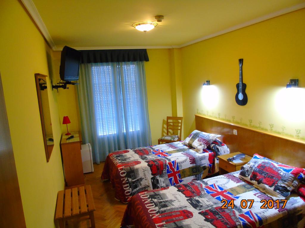 Hotel San Juan Revilla De Camargo Eksteriør bilde